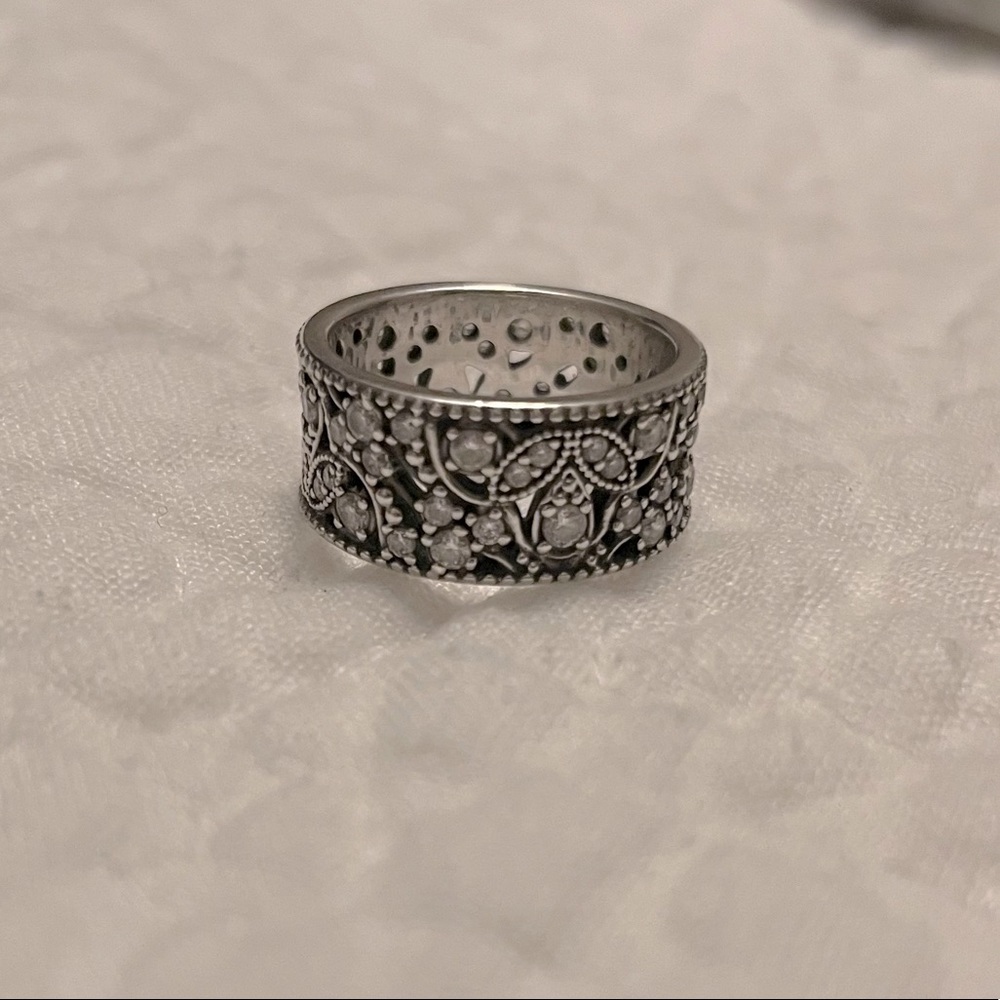 Pandora Ring
